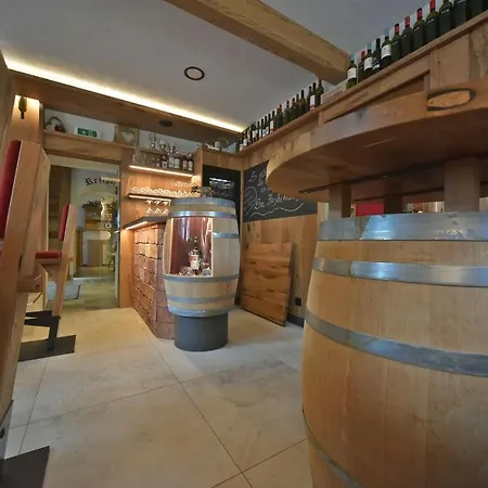 - Restaurant - Sonnblick هيليغنبلت