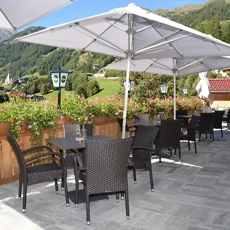 - Restaurant - Sonnblick ゲストハウス ハイリゲンブルート